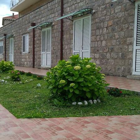 Guest House Eight Roses ดูบรอฟนิก ภายนอก รูปภาพ