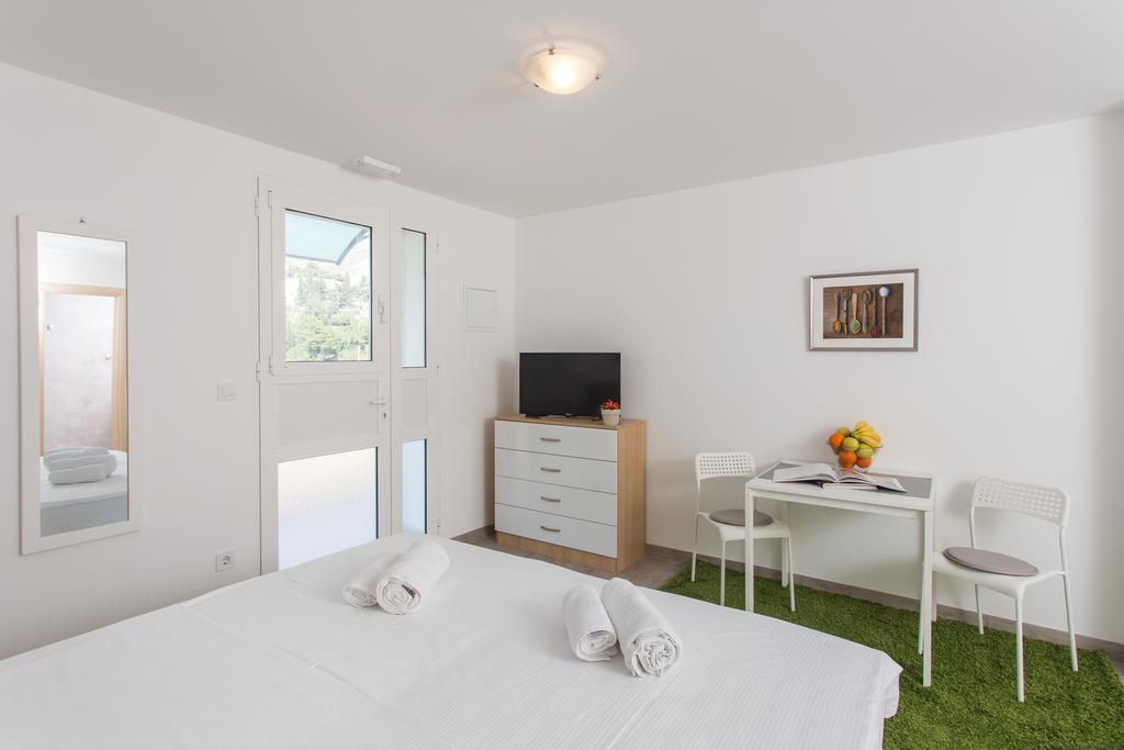 Guest House Eight Roses ดูบรอฟนิก ภายนอก รูปภาพ